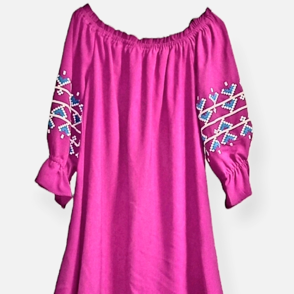 TCEC Dresses & Skirts - NWT Fushia off the shoulder puff sleeve dress